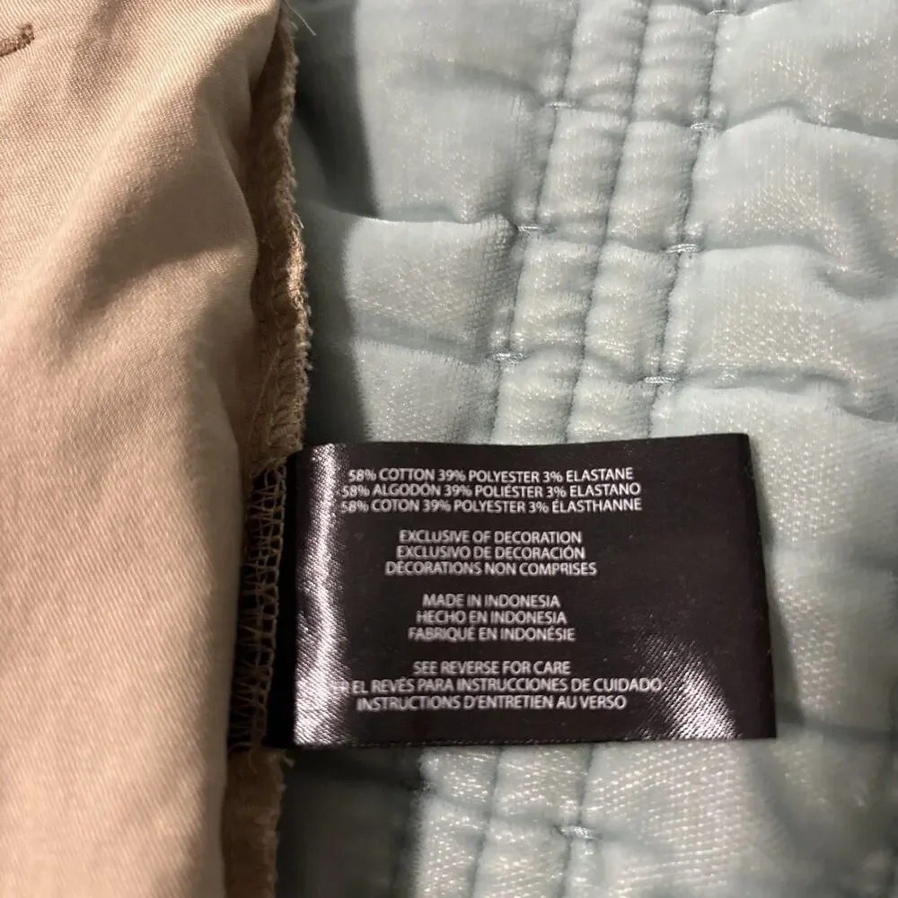 Banana Republic 38 Chino Bermuda Shorts, Beach, Boho, Stretchy, EUC, Soft